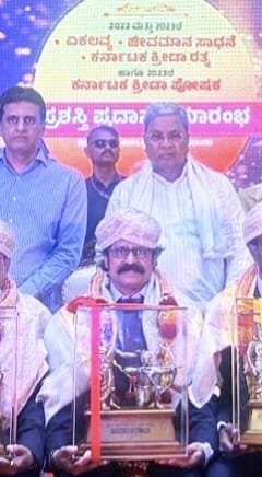 उमेश जी. कलघाटगी यांना प्रतिष्ठित जीवनगौरव पुरस्काराने सन्मानित