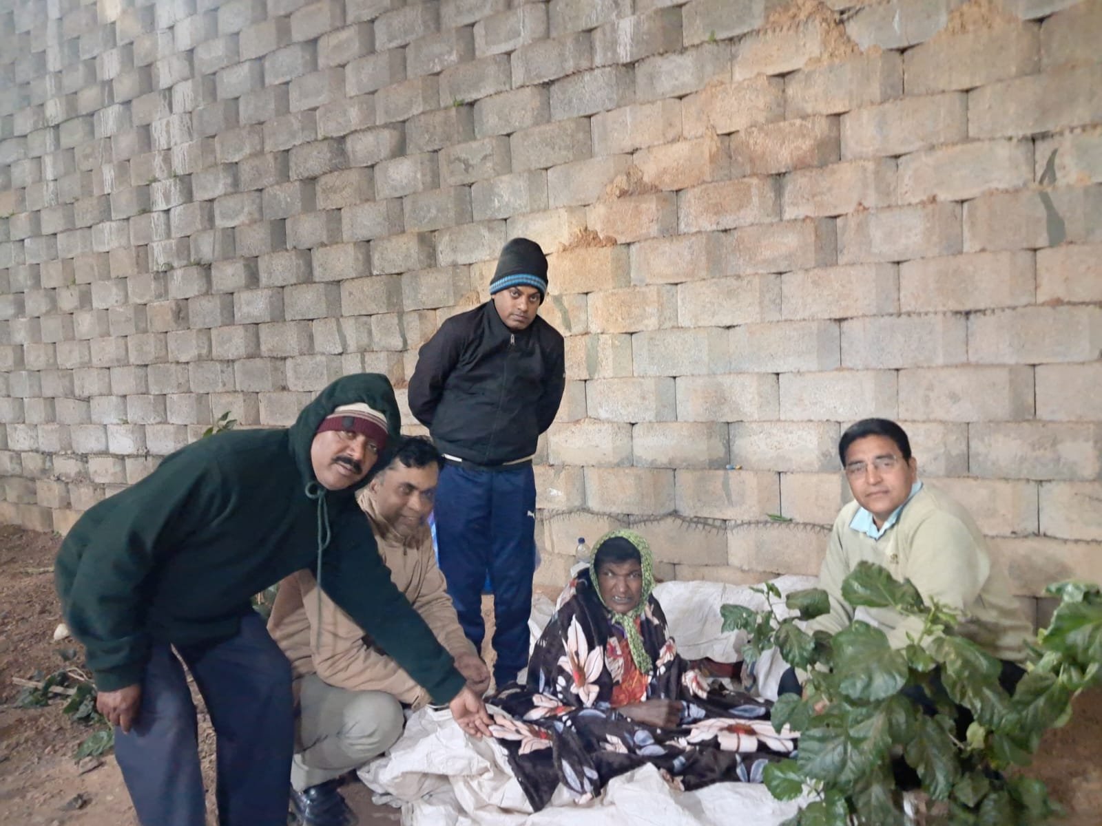 खानापूरात गरजूंना उब; लायन्स क्लबकडून ब्लँकेट वाटप